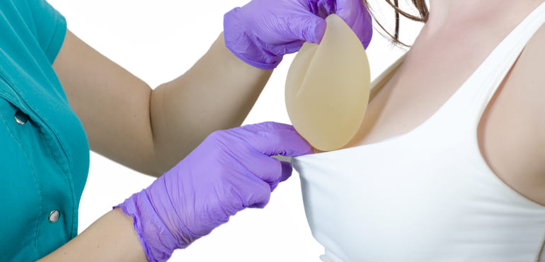 Como funciona a cirurgia de retirada de silicone